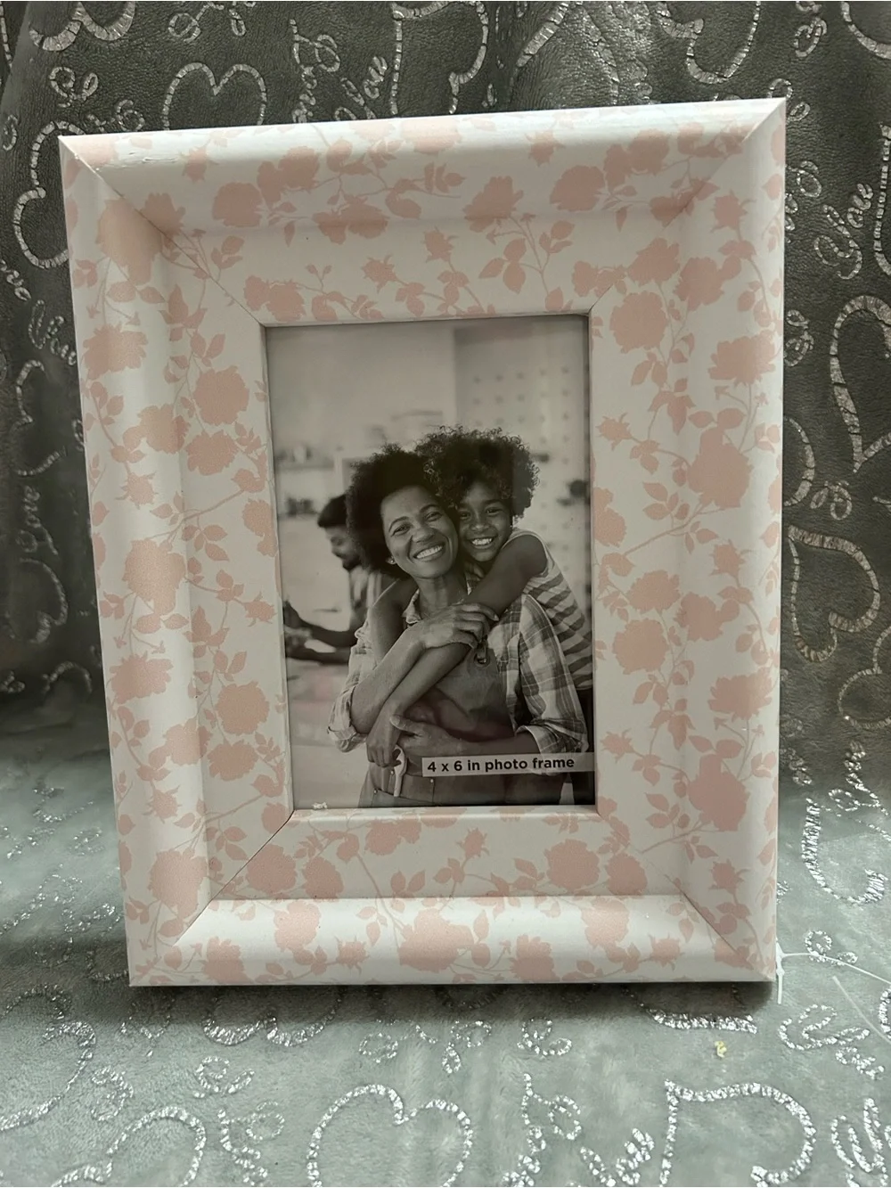 NWT New View Gifts, Pink Floral 4x6”, Resin Picture Frame